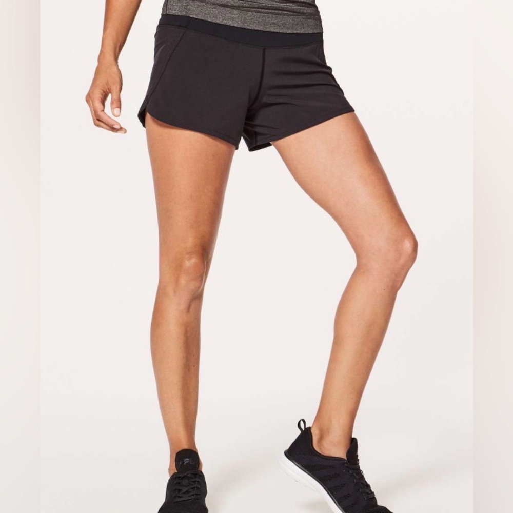 Lululemon Run Times Short II *4"
Black (First Release) Size 12